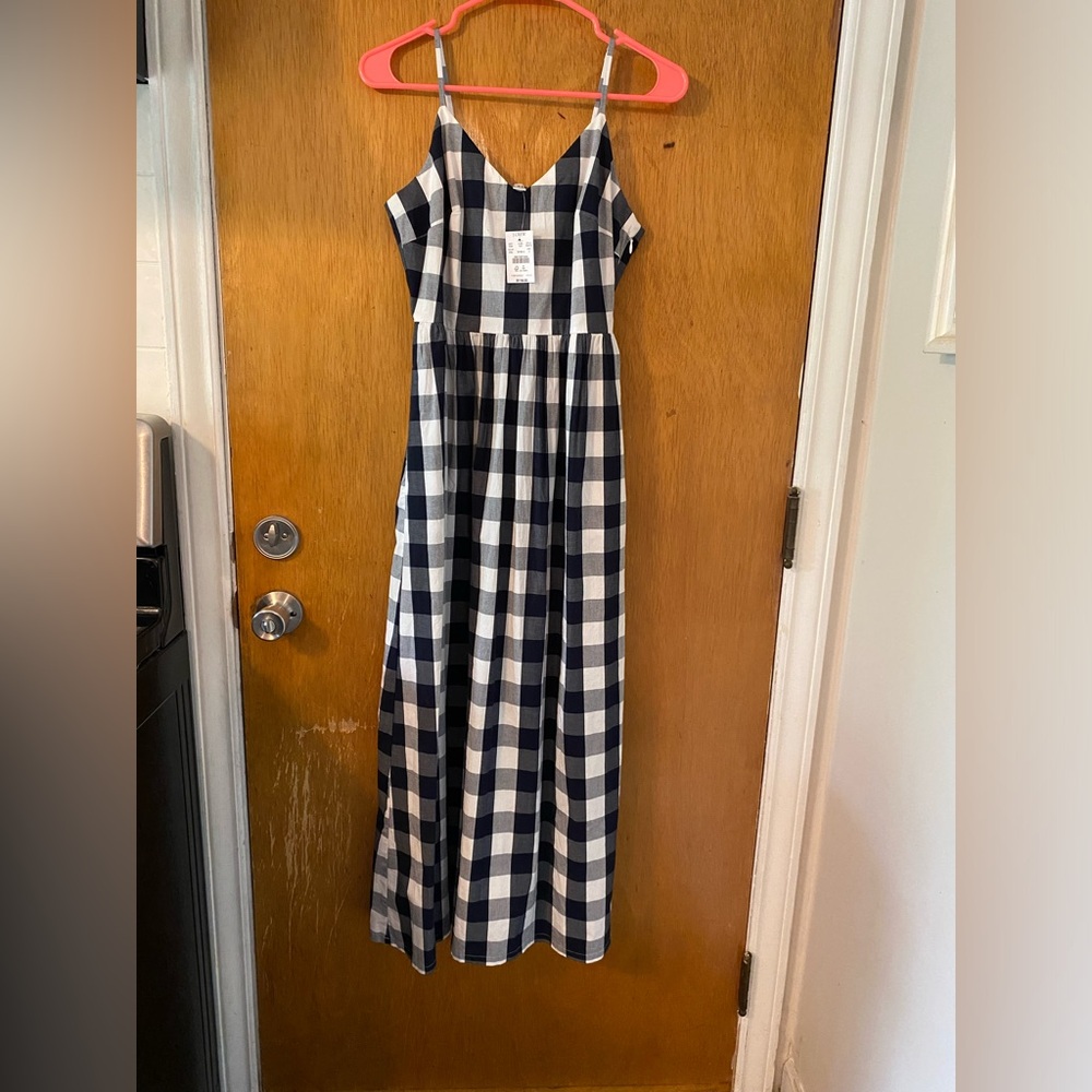 Black and white cotton gingham summer dress J Crew. Adj straps, pockets